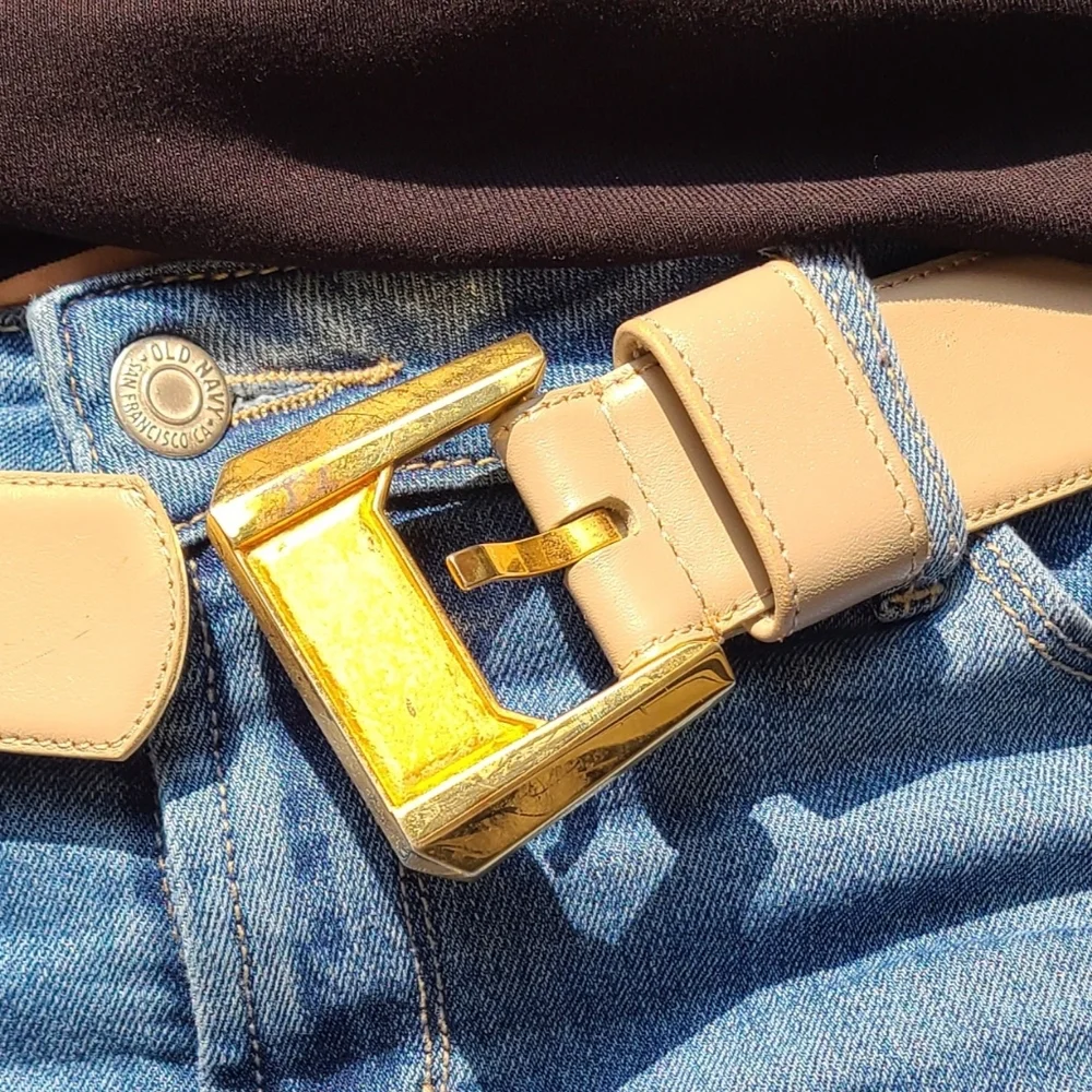 Vintage 1988 Liz‎ Claiborne Leather Cream Belt VTG Gold Buckle M